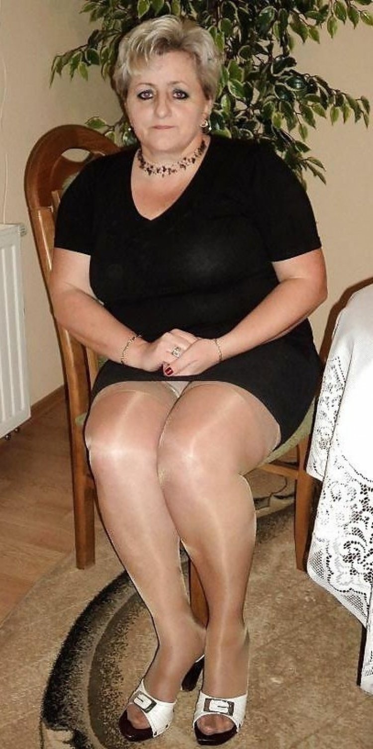 Matyur Grenny in shorts in the country