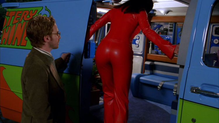 Linda Cardellini in latex