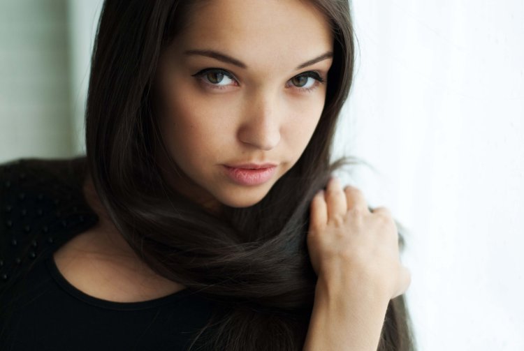 Beautiful brunettes teenagers with green eyes