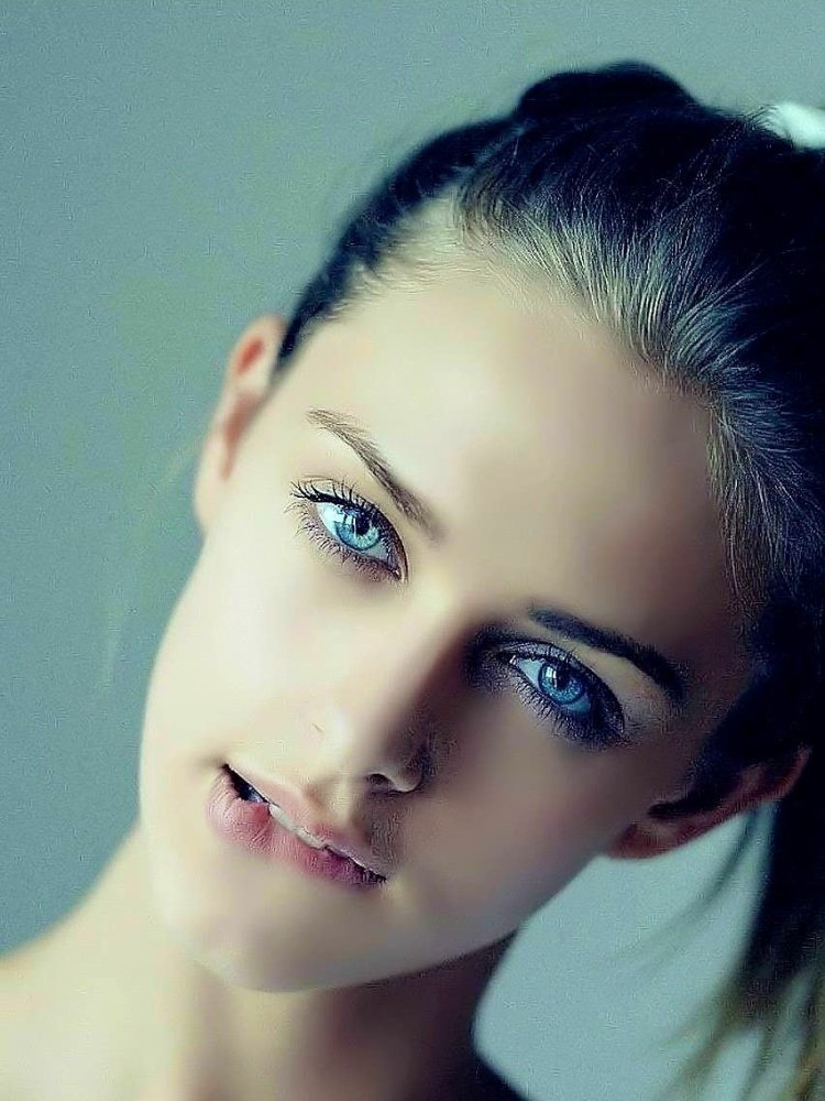 Girl with blue eyes