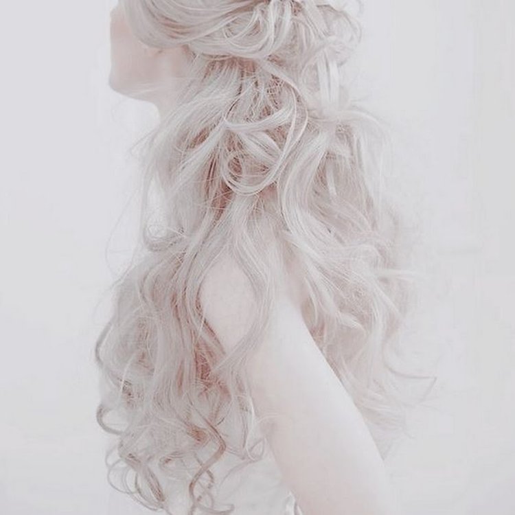 Long blond hair aesthetics