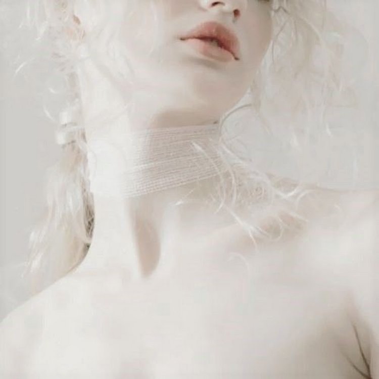 Aesthetics of a white girl