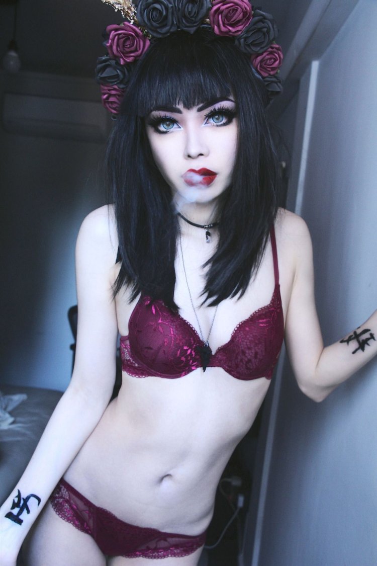 Vilona Hayashi Gothic Naked