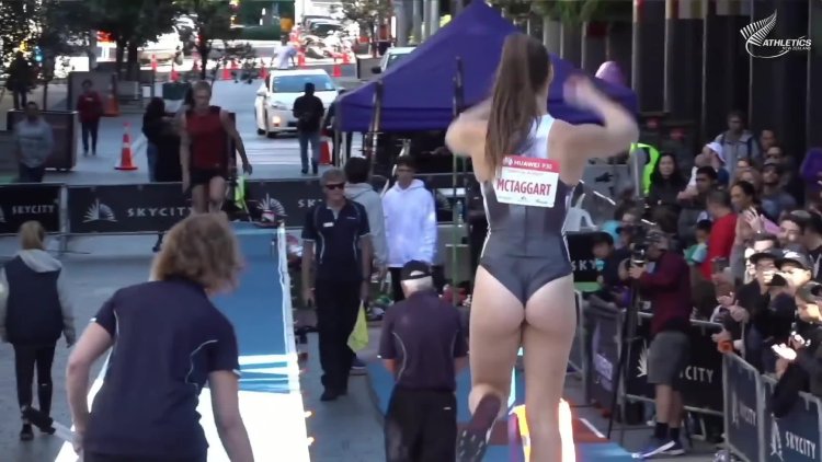 Olivia Maktaggart hot