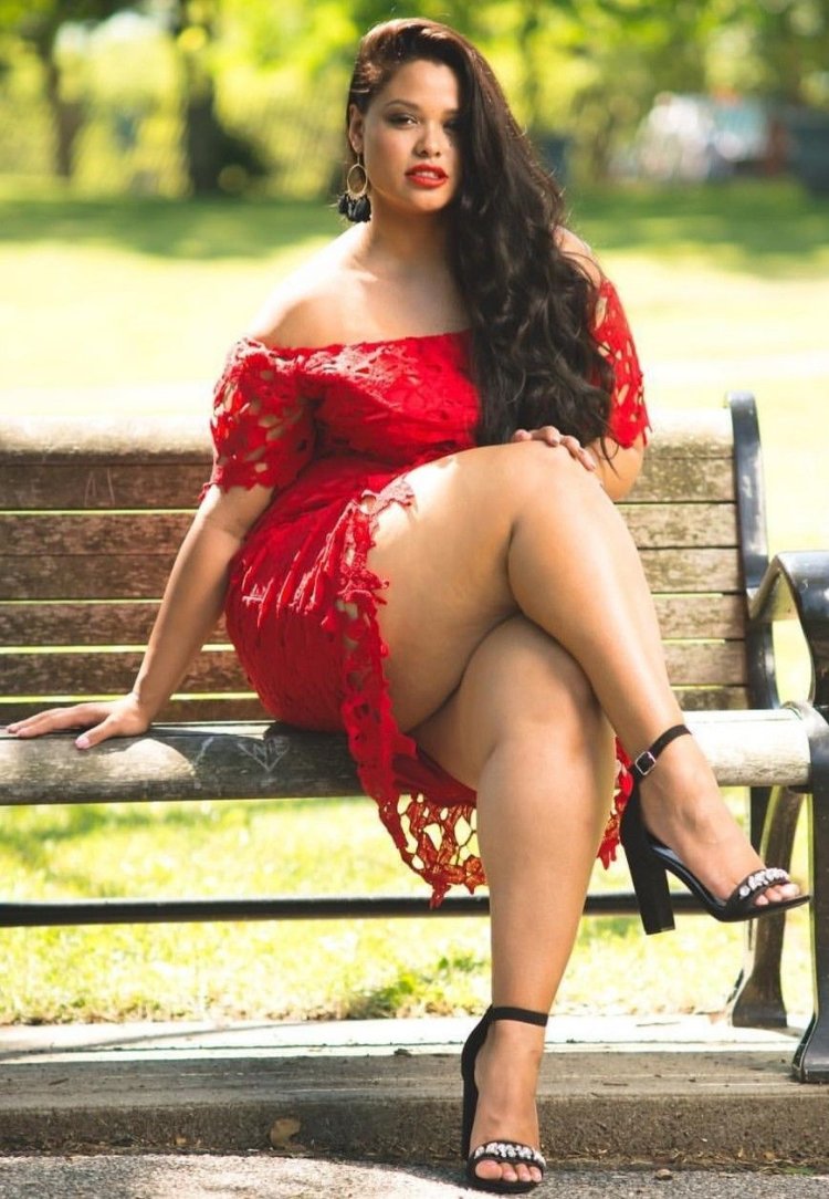 Beautiful big female thighs