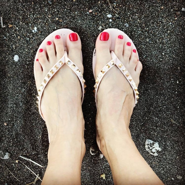 Georgia Melony Feet