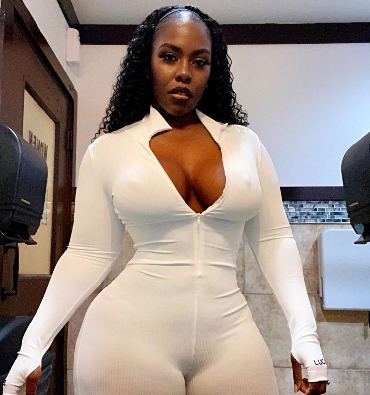 Eboni Mazerati Big Tits