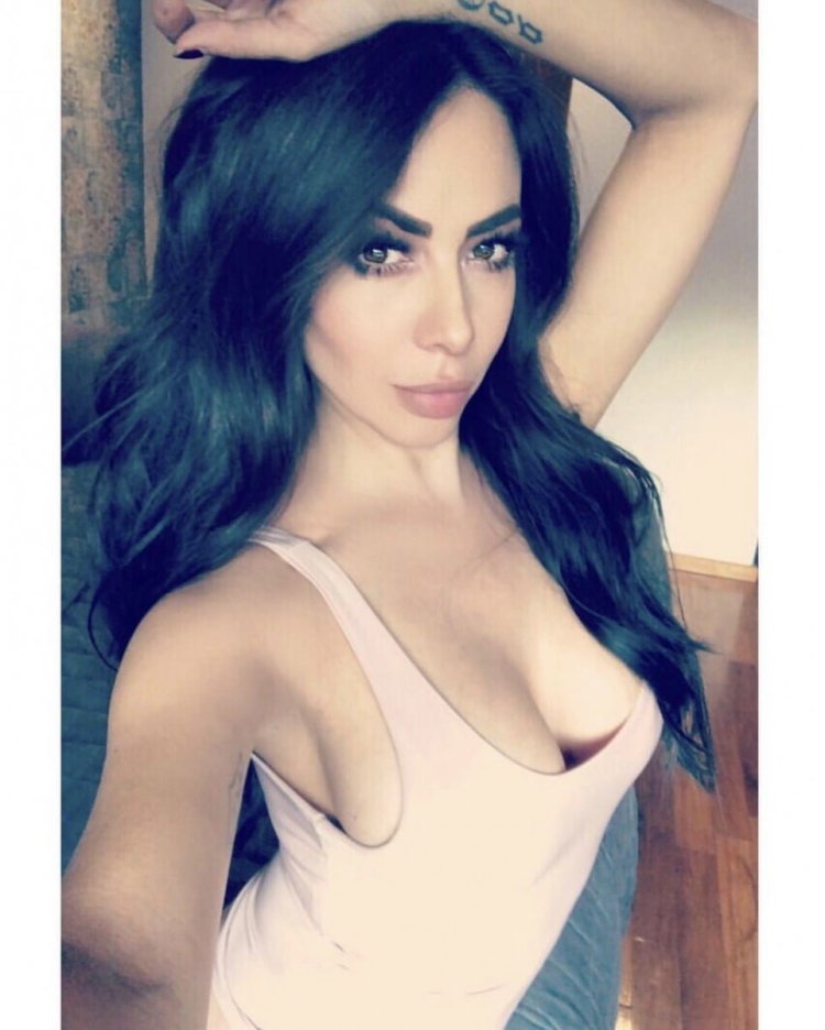 Jimena Sanchez Selfie