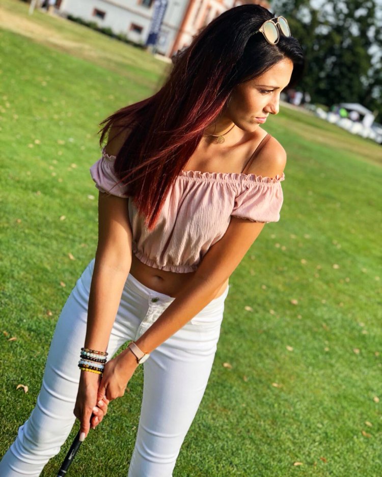 Delphine Wespiser Leaked dress