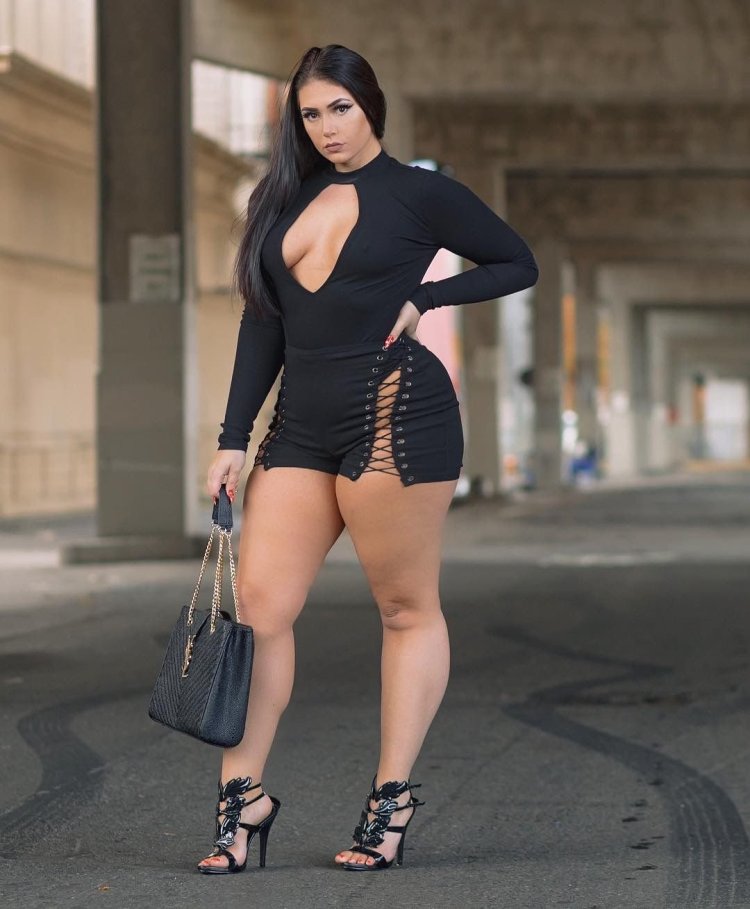 Milf in short shorts