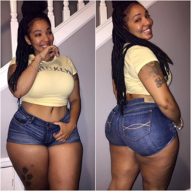 Under the skirt of lush women