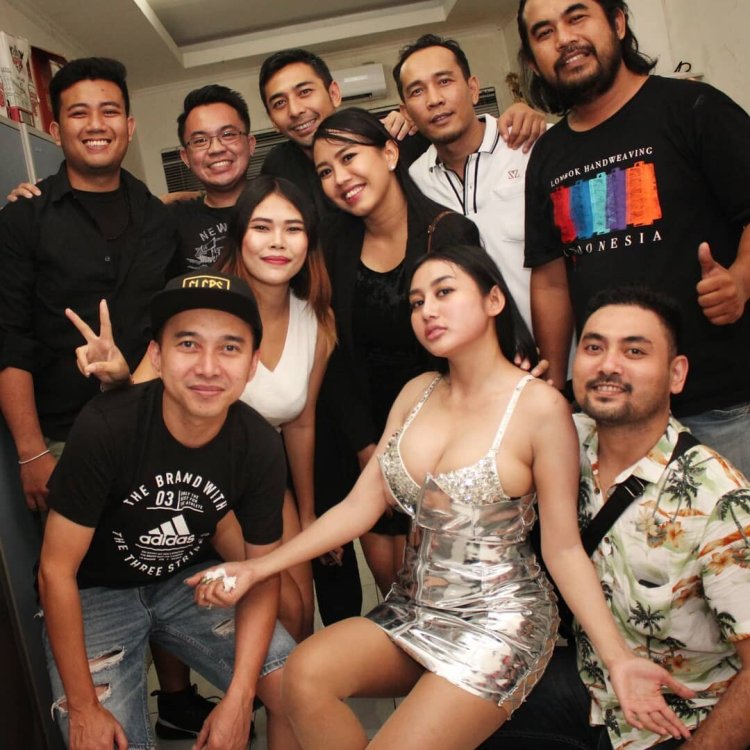 Pamela Safitri Bikini