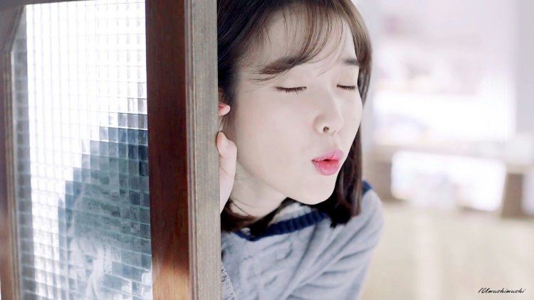 Iu singer without makeup