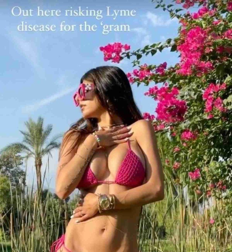 Mia Khalifa Sports Bele