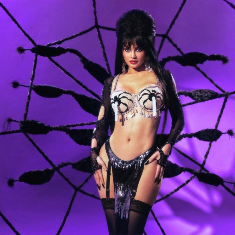 Kylie Jenner Halloween Elvira Lord of Darkness