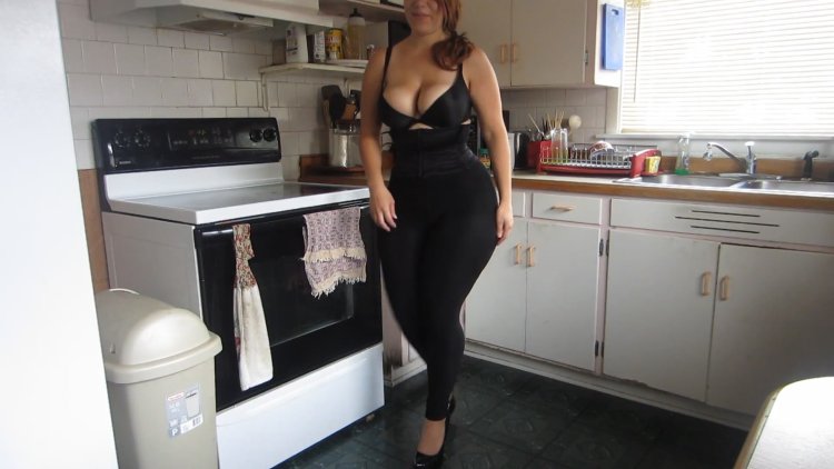 Three outfits mal Malloy