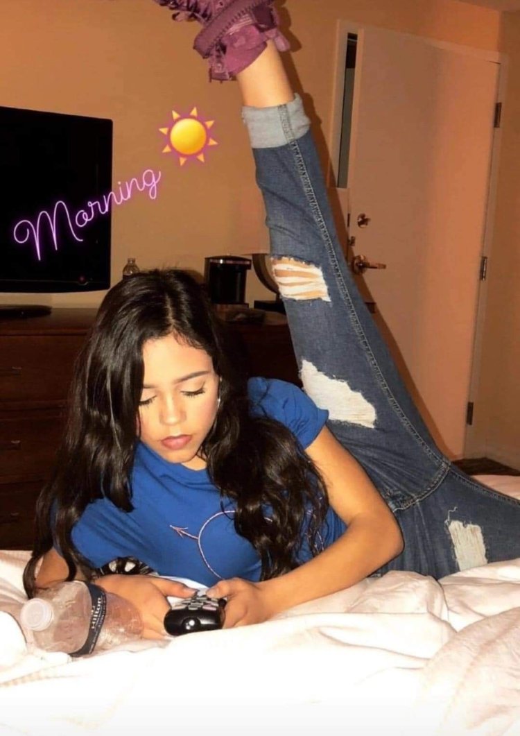 Jenna Ortega Tight