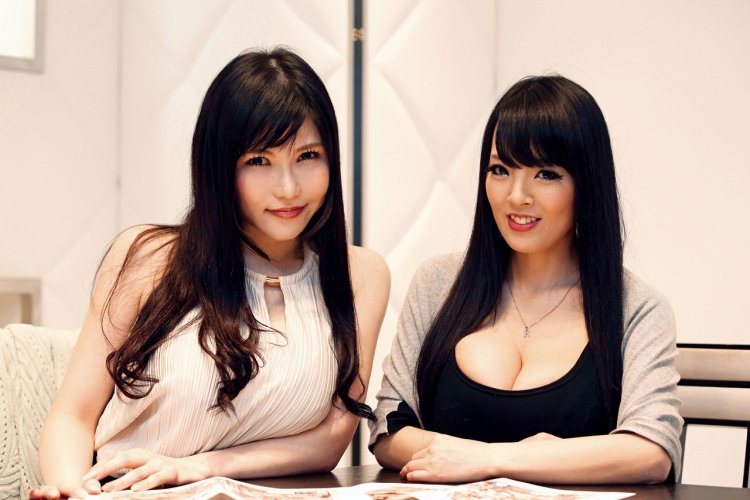 Hitomi Tanaka (Hitomi Tanaka) and Anri Okita