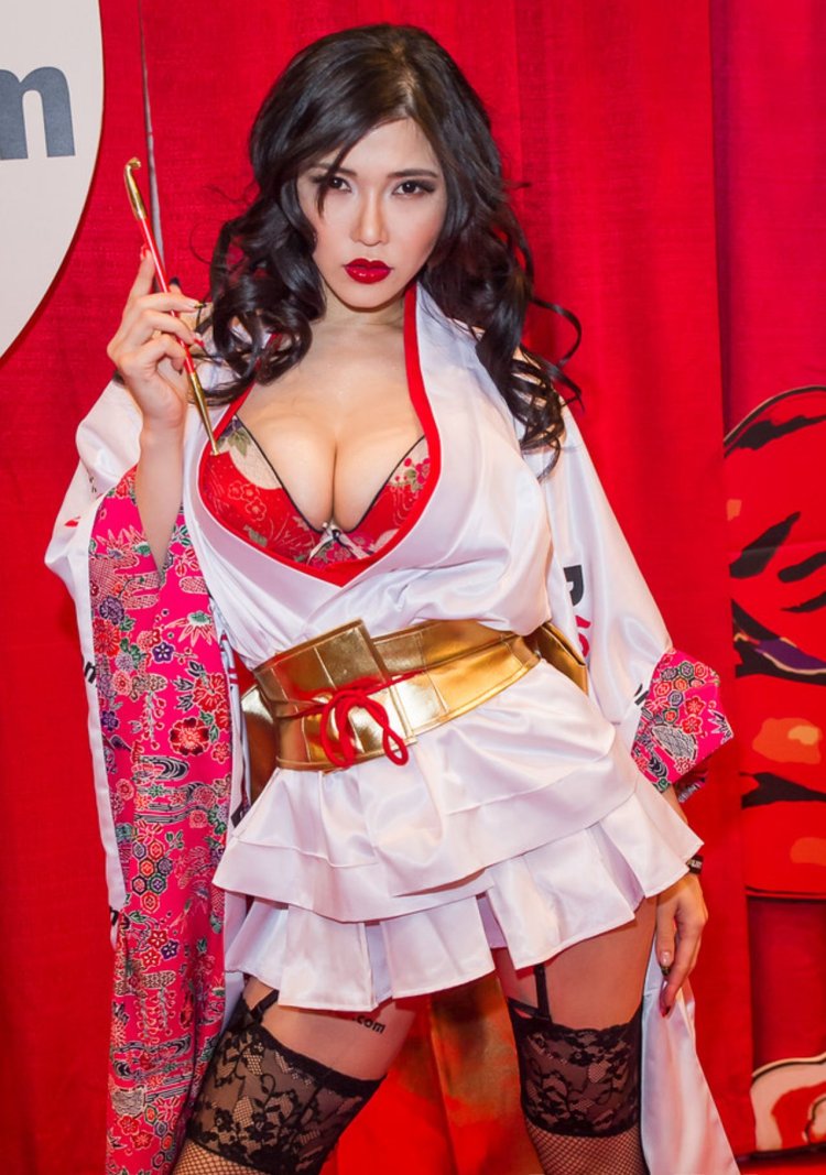 Henri Okita Lingerie