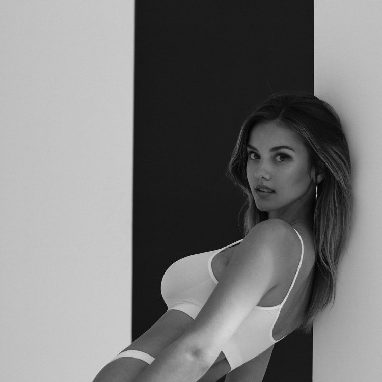 Nicola Cavanis Model drain