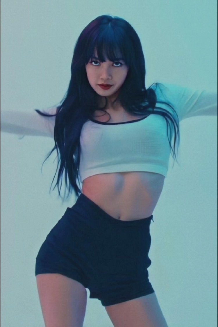 Lisa Blackpink Hot