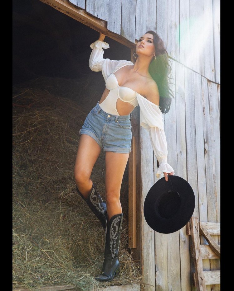 Daria zaritskaya legs