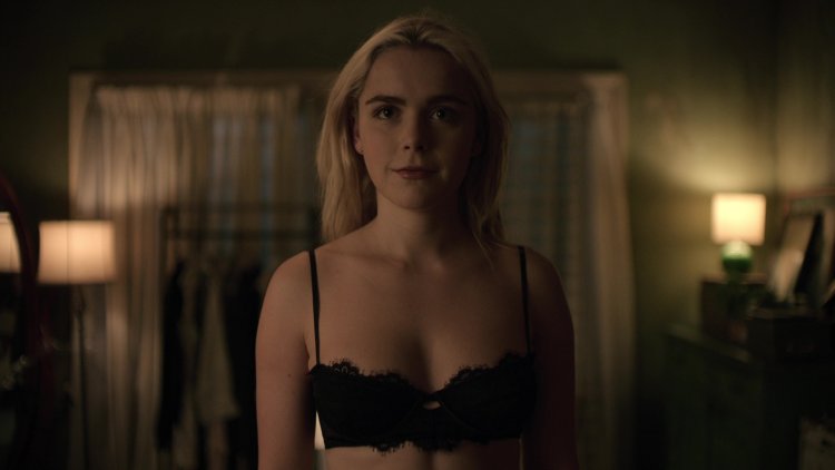 Kiernan Shipka Hot