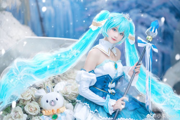 Snow Miku 2020 cosplay