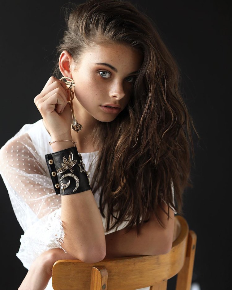 Meika Woollard full -length