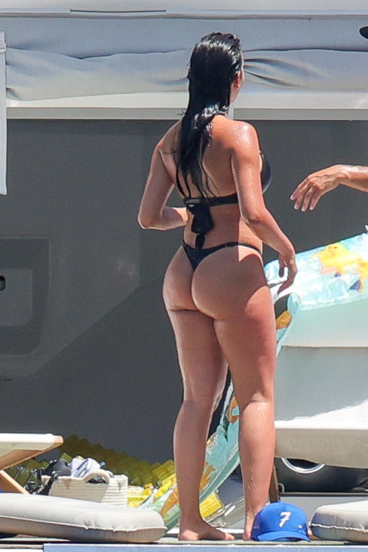 Georgina Rodriguez Lyazhi UPS