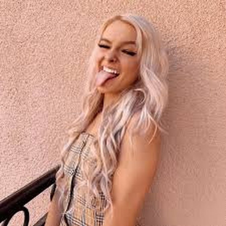 Zoe Laverne Tick current