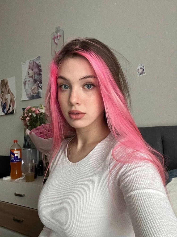 Obstetric streamers hot photo