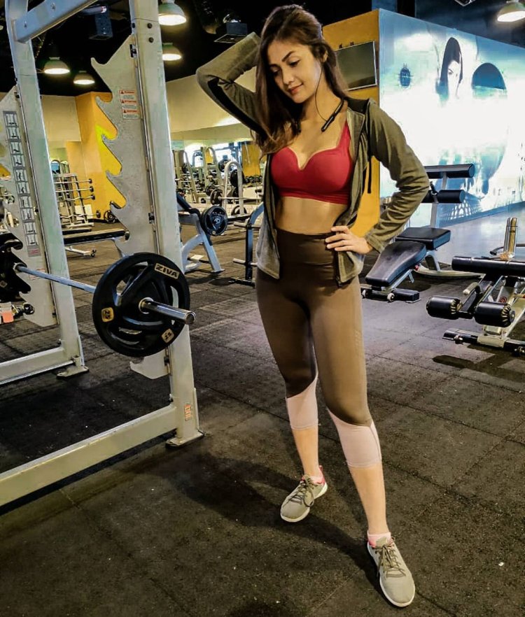 Kartika berliana nge gym