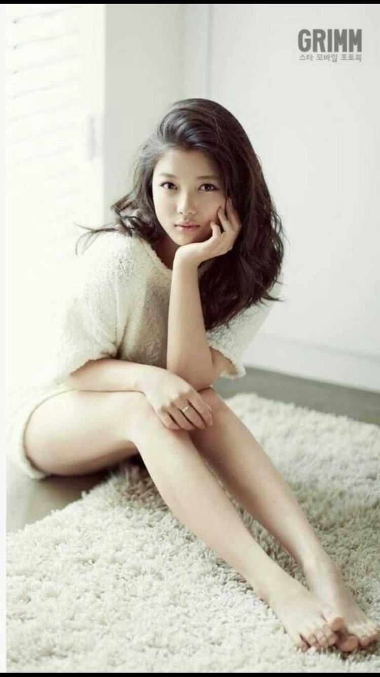 Kim Yoo Jung Feet