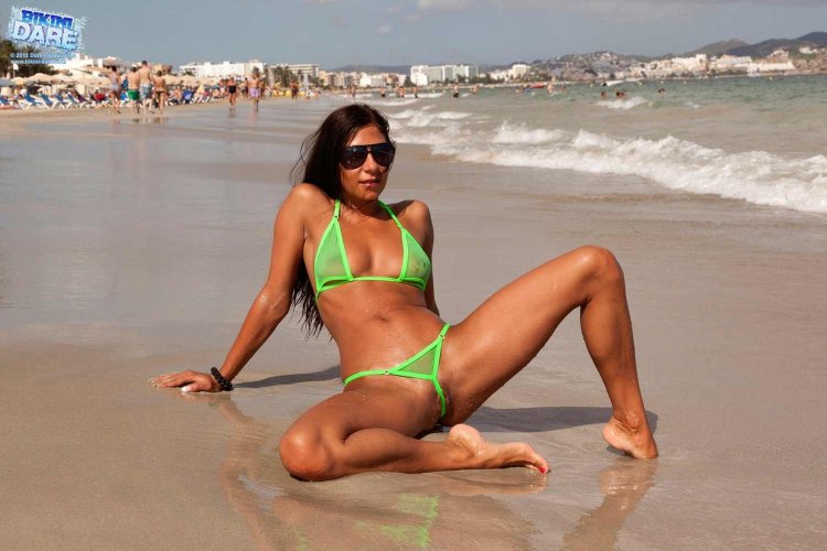 Bikinidare Rachel Evans