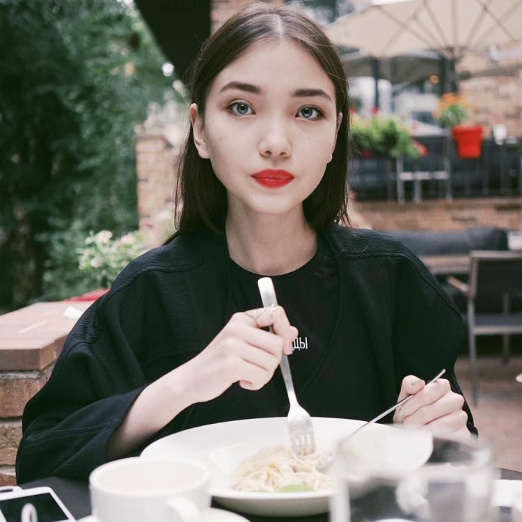 Ayia Shalkar Instagram