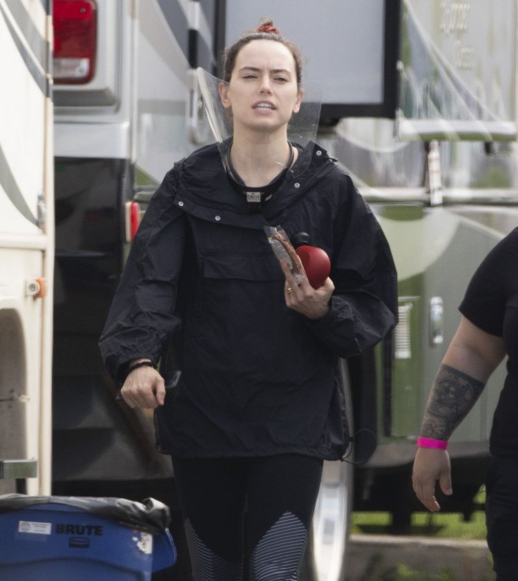 Daisy Ridley with her husband