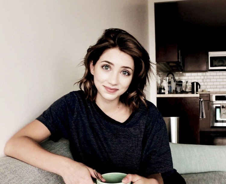 Emily Rudd with short hair