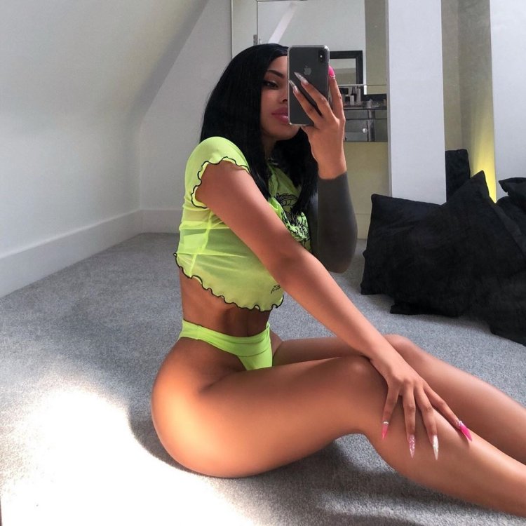 Gina Savazha to plastic