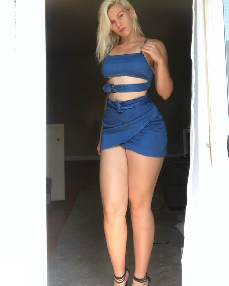 Vradijkmans Vera Dijkmans in stockings