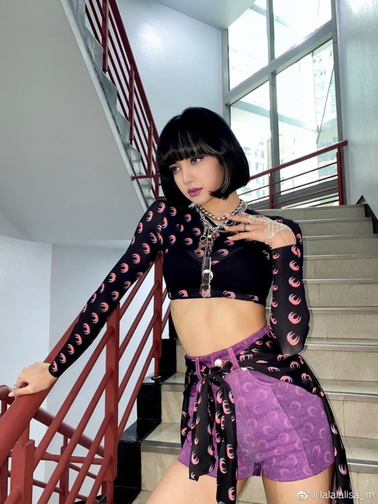 Fox Black Pink 2021 square