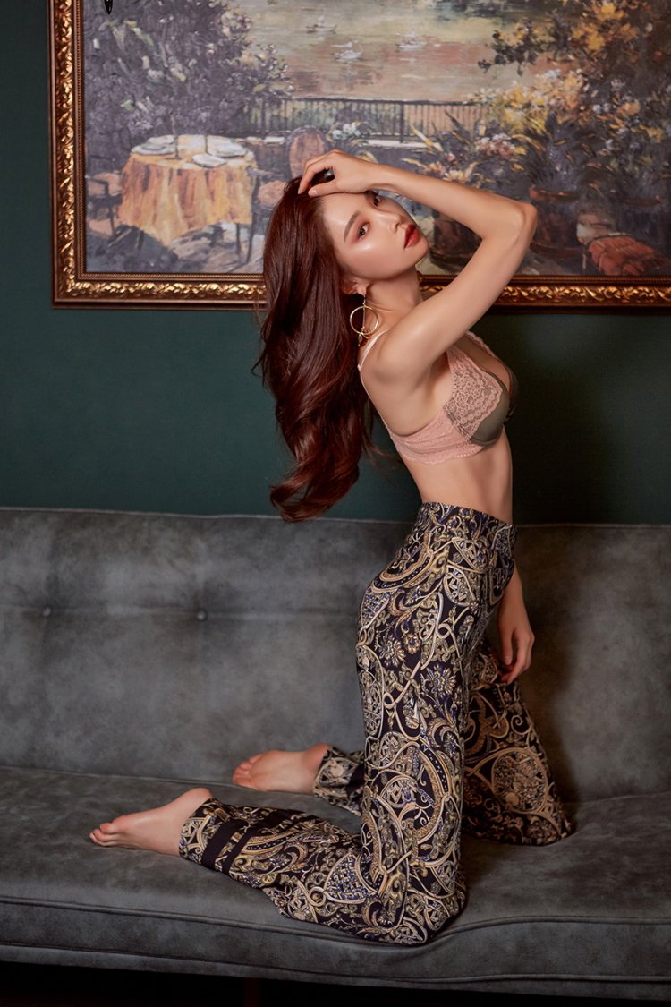 Park Soo Yeon Lingerie ass