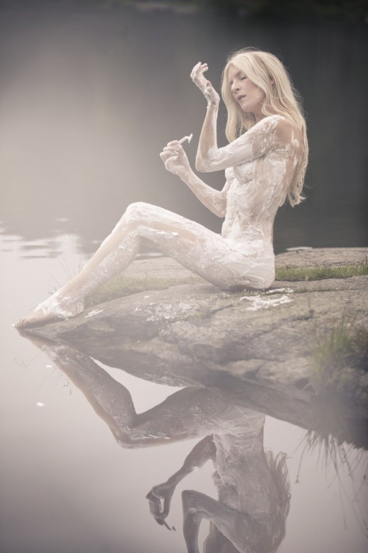 Iamamiwhoami vocalist