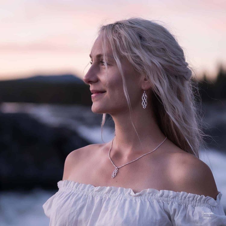 Blogger Jonna Jinton