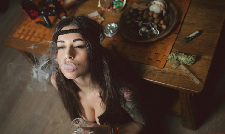 Diana Melison smokes