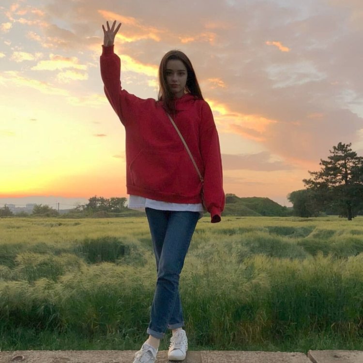 Dasha Taran in full height