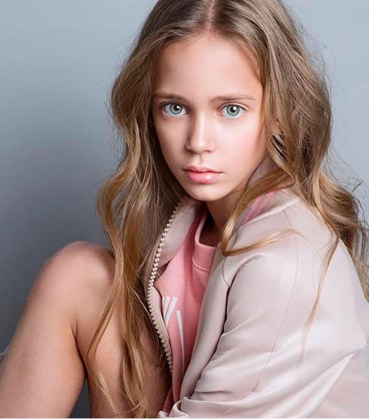 Alice Samsonova Mischka Aoki