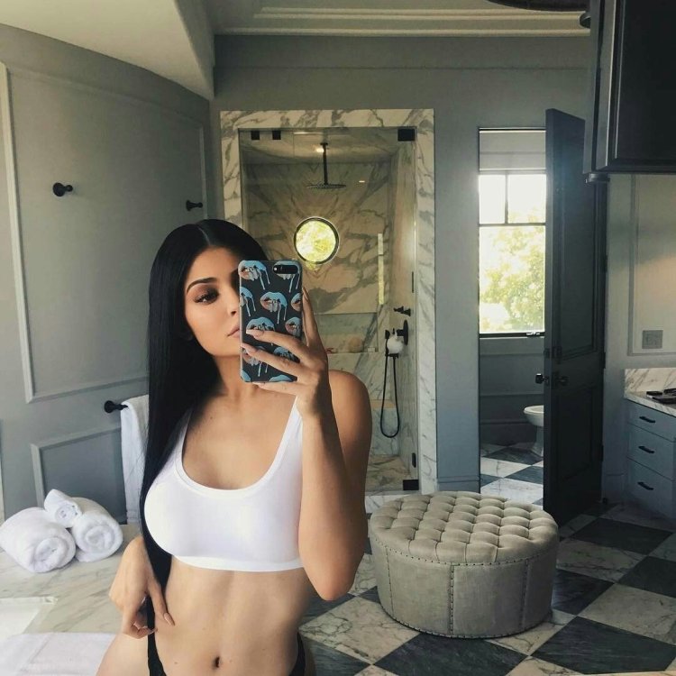 Kylie Jenner 2020 Selfies