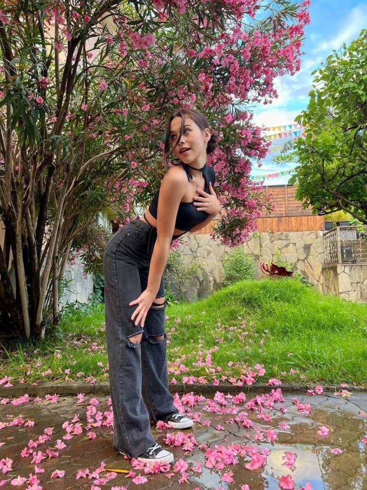 Milan Nekrasova Engels