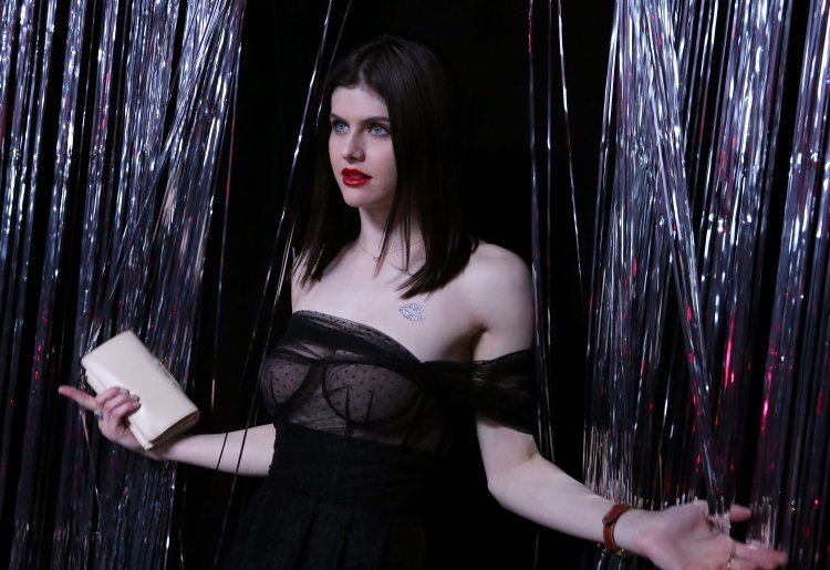 Alexandra Daddario Nude